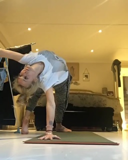 Fearne Cotton feet photo thumbnail