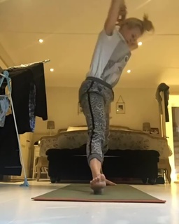 Fearne Cotton feet photo thumbnail