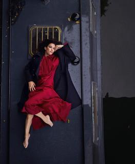 Liv Tyler feet photo thumbnail