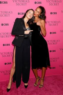 Lais Ribeiro feet photo thumbnail