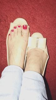 Alaine Crissiê feet photo thumbnail