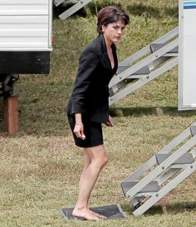 Selma Blair feet photo thumbnail