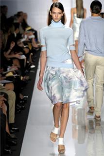 Karlie Kloss feet photo thumbnail