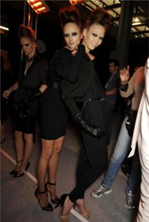Karlie Kloss feet photo thumbnail