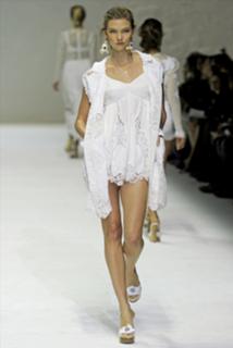 Karlie Kloss feet photo thumbnail