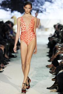 Karlie Kloss feet photo thumbnail