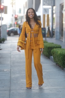 Karrueche Tran feet photo thumbnail