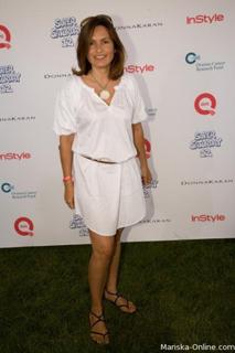 Mariska Hargitay feet photo thumbnail
