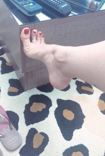 Alaine Crissiê feet photo thumbnail