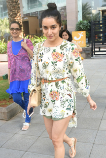 Shraddha Kapoor feet photo thumbnail