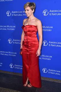 Scarlett Johansson feet photo thumbnail