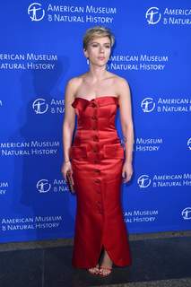 Scarlett Johansson feet photo thumbnail