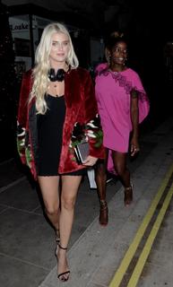 Ashley James feet photo thumbnail