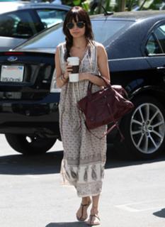 Nicole Richie feet photo thumbnail