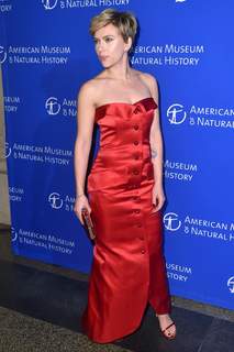 Scarlett Johansson feet photo thumbnail