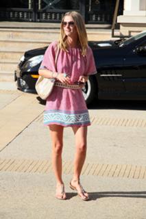 Nicky Rothschild feet photo thumbnail