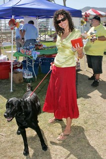 Minnie Driver feet photo thumbnail