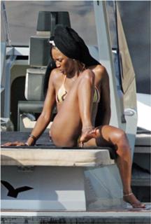 Naomi Campbell feet photo thumbnail