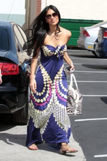 Nicole Scherzinger feet photo thumbnail