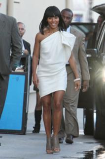 Jada Pinkett Smith feet photo thumbnail