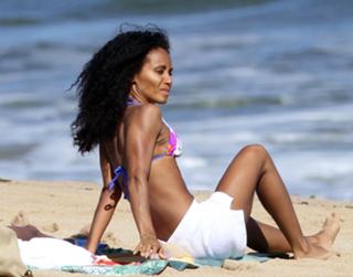 Jada Pinkett Smith feet photo thumbnail
