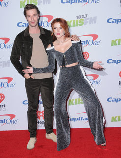 Bella Thorne feet photo thumbnail