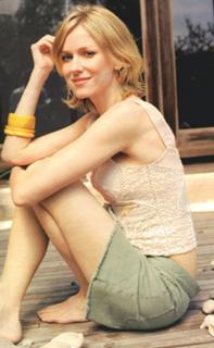 Naomi Watts feet photo thumbnail