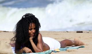 Jada Pinkett Smith feet photo thumbnail