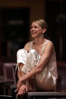 Naomi Watts feet photo thumbnail
