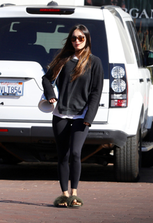 Megan Fox feet photo thumbnail