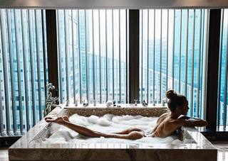 Josephine Skriver feet photo thumbnail