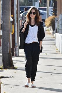 Lily Collins feet photo thumbnail