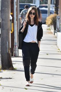 Lily Collins feet photo thumbnail