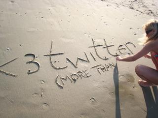 Justine Ezarik feet photo thumbnail