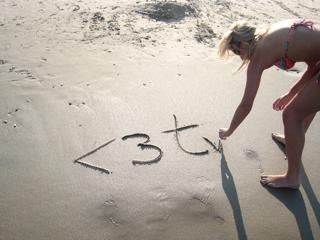 Justine Ezarik feet photo thumbnail