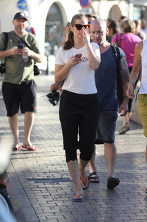 Barbara Palvin feet photo thumbnail