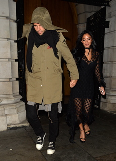 Nicole Scherzinger feet photo thumbnail