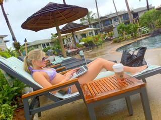 Justine Ezarik feet photo thumbnail