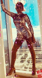 Mel B feet photo thumbnail