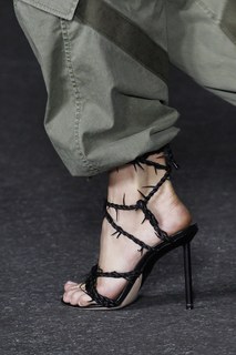 Candice Swanepoel feet photo thumbnail