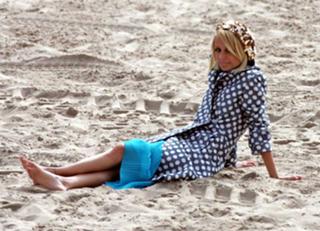 Nicole Richie feet photo thumbnail