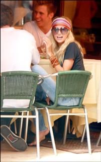 Nicole Richie feet photo thumbnail