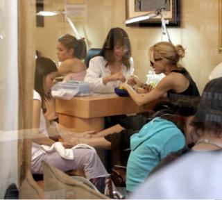 Nicole Richie feet photo thumbnail