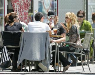 Nicole Richie feet photo thumbnail