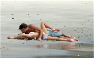 Paris Hilton feet photo thumbnail