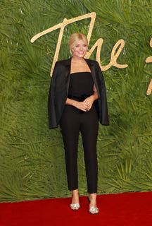 Holly Willoughby feet photo thumbnail