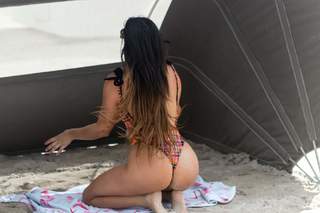 Claudia Romani feet photo thumbnail