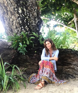 Cindy Crawford feet photo thumbnail