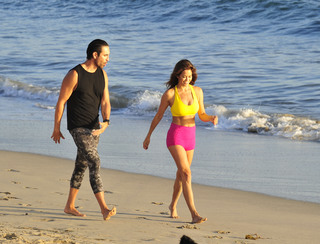 Brooke Burke feet photo thumbnail