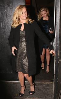 Reese Witherspoon feet photo thumbnail